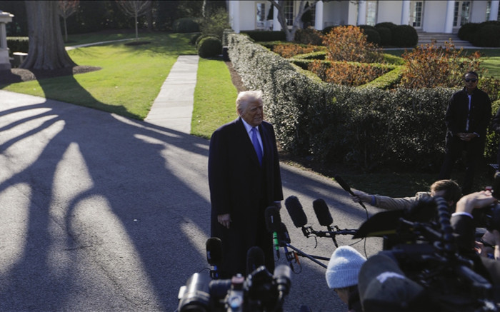 Nhà Trắng bác tin ông Trump cân nhắc hoãn áp thuế 90 ngày với các quốc gia Ảnh 2