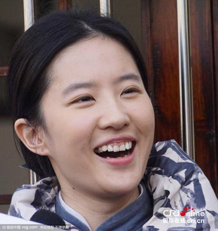 Bóc trần khuyết điểm nhan sắc khiến Lưu Diệc Phi không còn là thần tiên tỷ tỷ Ảnh 4