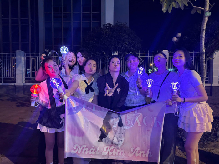 Vpop tuần qua: MV của Hòa Minzy biến mất khỏi top thịnh hành, Erik bị 'vạ lây' vì Thùy Tiên Ảnh 13
