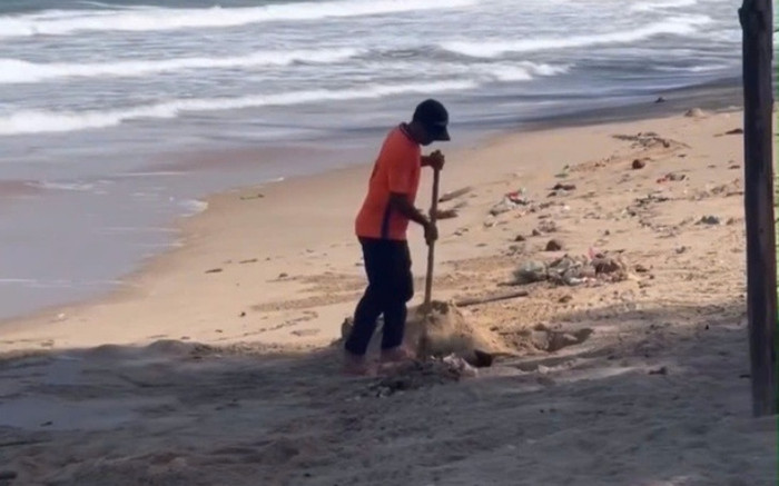 Chôn rác xuống bãi biển Mũi Né, nhân viên khu du lịch nhận kết 'đắng' Ảnh 2