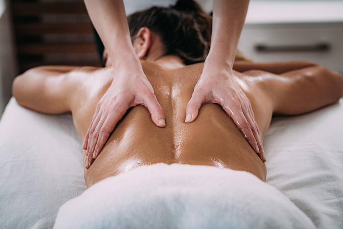 Đi mát-xa trong lúc mệt mỏi, người đàn không qua khỏi ngay trên giường trị liệu Ảnh 2