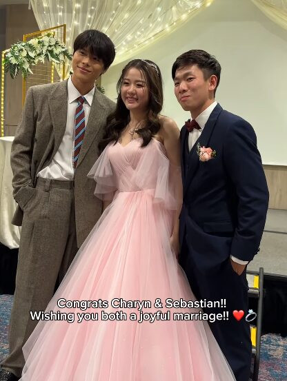 Nam ca sĩ nổi tiếng bất ngờ tới dự đám cưới, cô dâu bật khóc vì hạnh phúc Ảnh 4