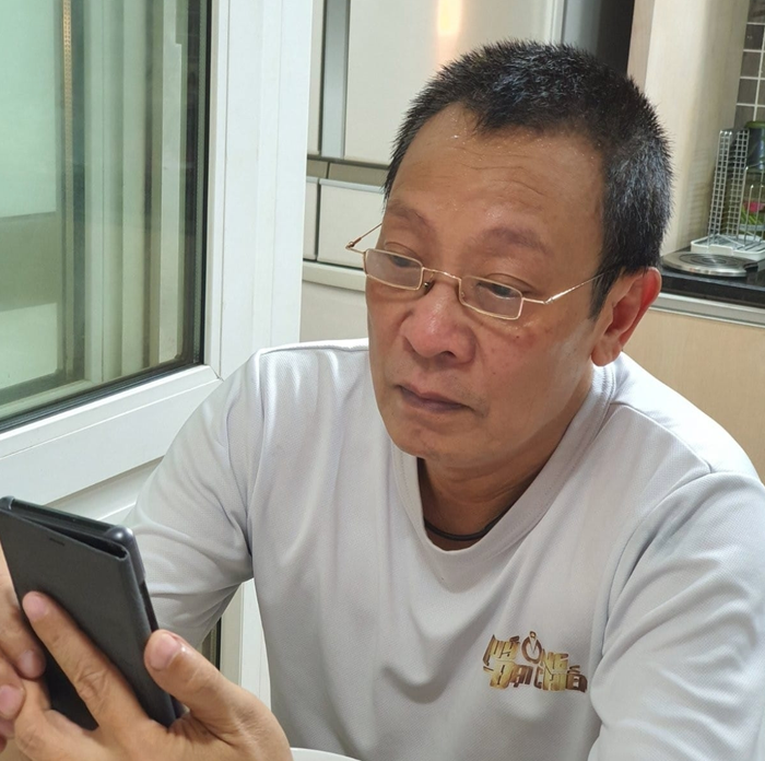 Showbiz 24h: MC Lại Văn Sâm cho biết hiện có người mạo danh của ông để trục lợi. Nam MC đưa ra thông báo để mọi người cảnh giác, tránh bị lừa đảo. Ảnh: FBNV