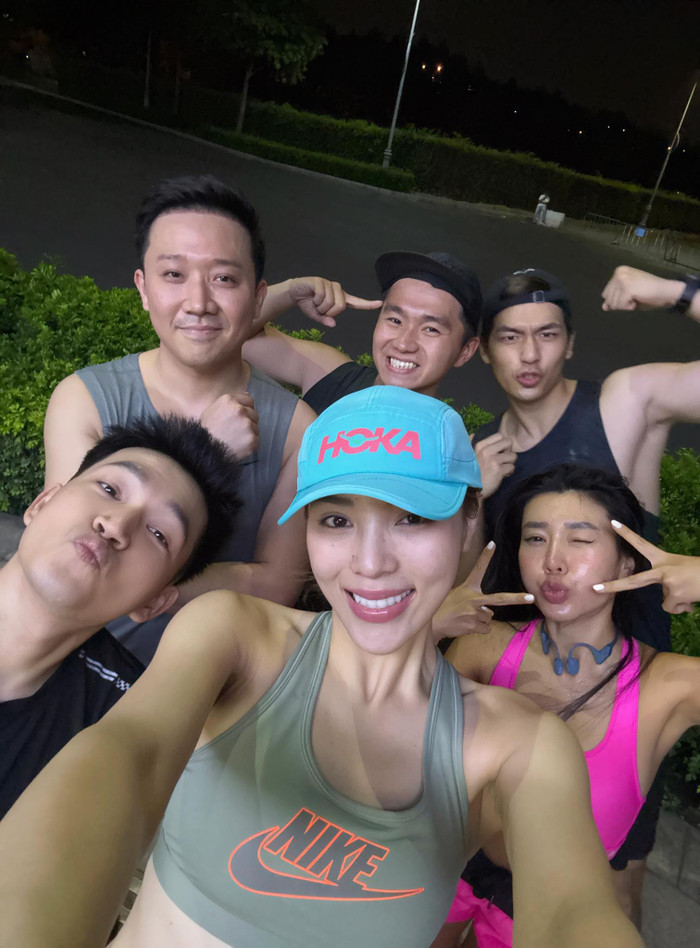 Showbiz 24h: Kỳ Duyên trở nên thân thiết hơn với Trấn Thành sau khi tham gia đóng phim điện ảnh do nam MC sản xuất. Ảnh: FBNV