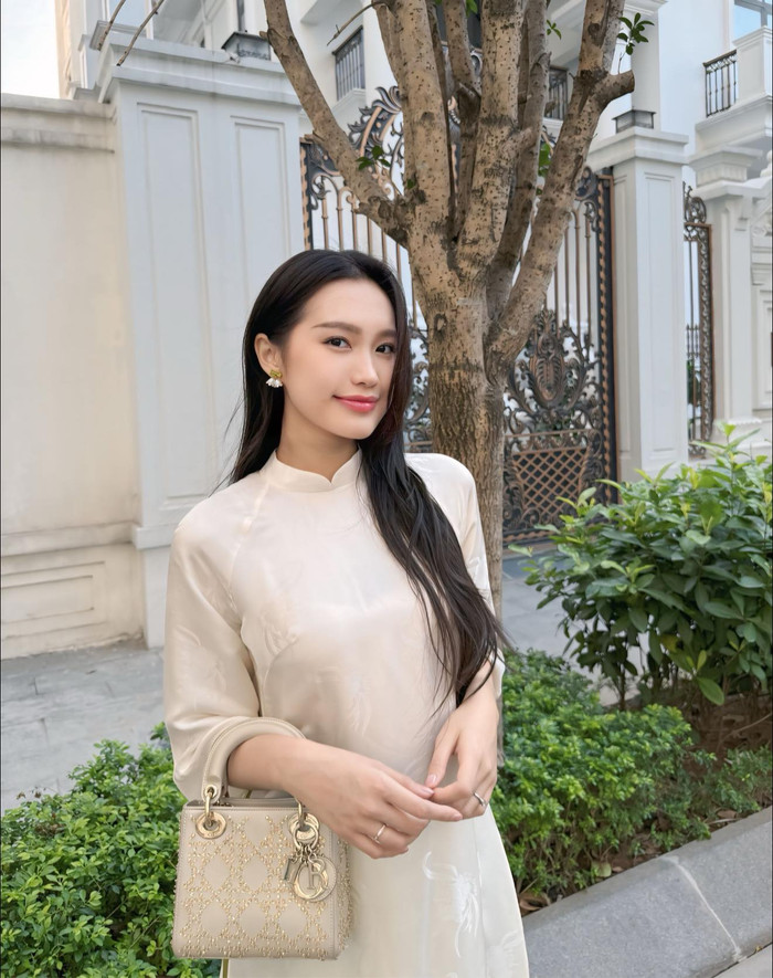 Doãn Hải My được nhận xét là nhanh chóng về lại dáng sau khi sinh con. (Ảnh FBNV)
