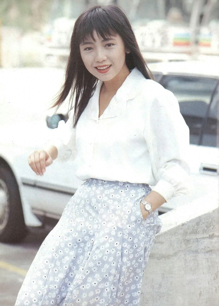 Khác với hình ảnh mạnh mẽ hoàn hảo trên phim, cuộc đời Đặng Tụy Văn lại đầy thăng trầm. (Ảnh: Baidu)