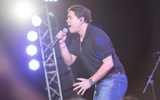 Nam ca sĩ nổi tiếng vẫn đi làm thợ hồ để kiếm thêm thu nhập Ảnh 2