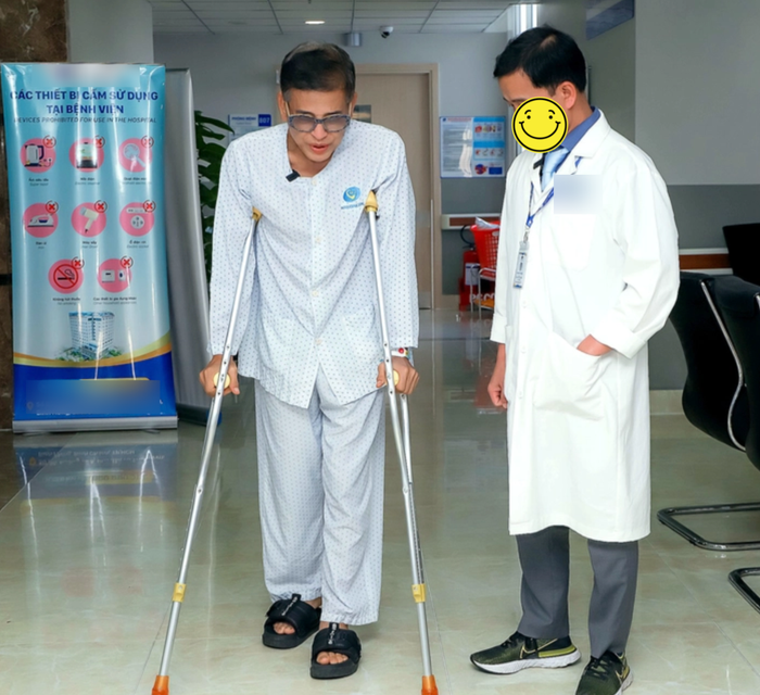 Showbiz 24h: MC Thanh Bạch phải nhập viện cấp cứu, tiến hành phẫu thuật vì gãy ổ cối phải kèm theo tình trạng trật khớp háng. Phần đầu xương đùi bị bật lệch khỏi vị trí ban đầu, di lệch ra phía sau và hơi chếch lên trên. Ảnh: BVCC/ Tuổi Trẻ Online