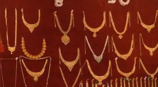 Tìm thấy gần 18 ký vàng dưới một giếng nước sâu Ảnh 2