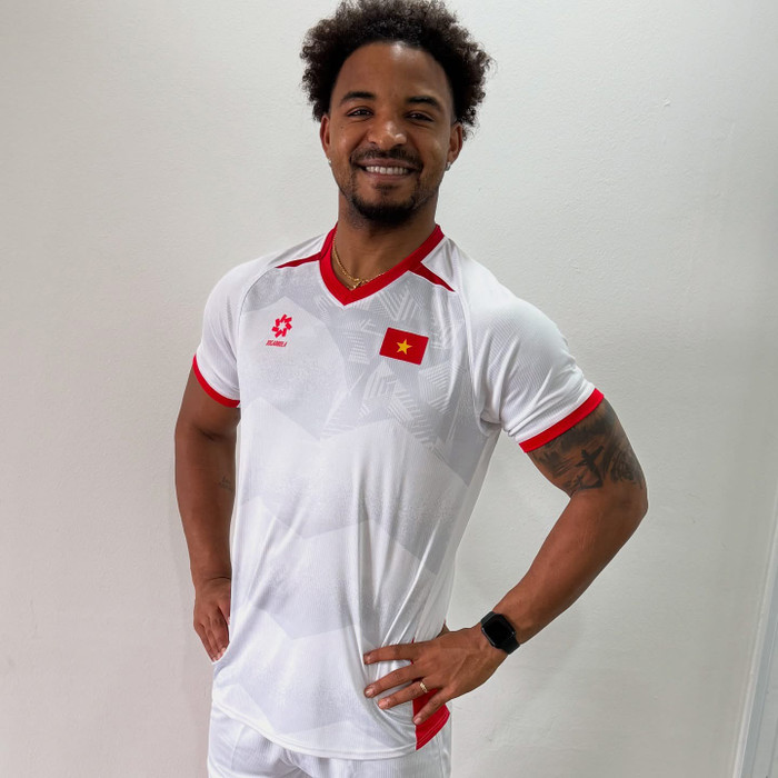 Nguyễn Xuân Son cảm ơn HLV Park Hang Seo. Ảnh: Nguyễn Xuân Son