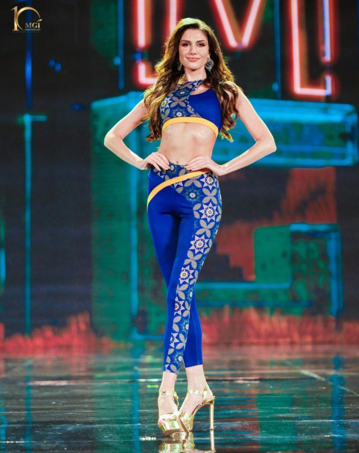 Khi tổ chức tại Indonesia, Hoa hậu Hòa bình Quốc tế 2022 bỏ phần thi bikini. (Ảnh tổng hợp)