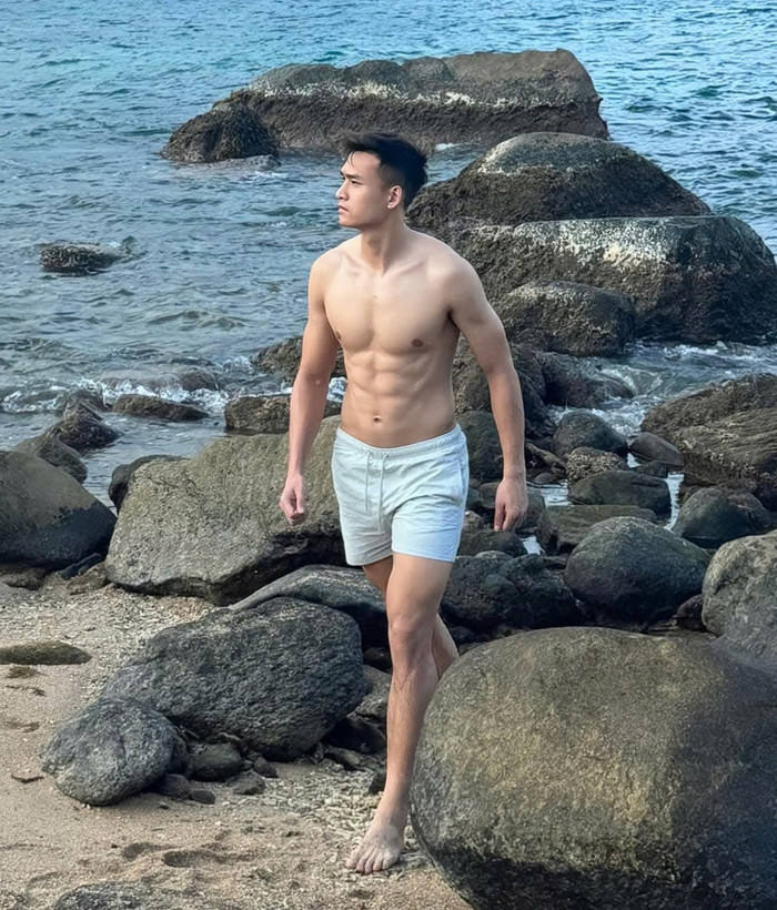 Cùng với Quang Hải, Hugo Gomes và các đồng đội, Bùi Hoàng Việt Anh đang giúp CAHN duy trì cuộc đua vô địch V-League và nuôi hy vọng giành cú ăn ba lịch sử. Ảnh: FBNV