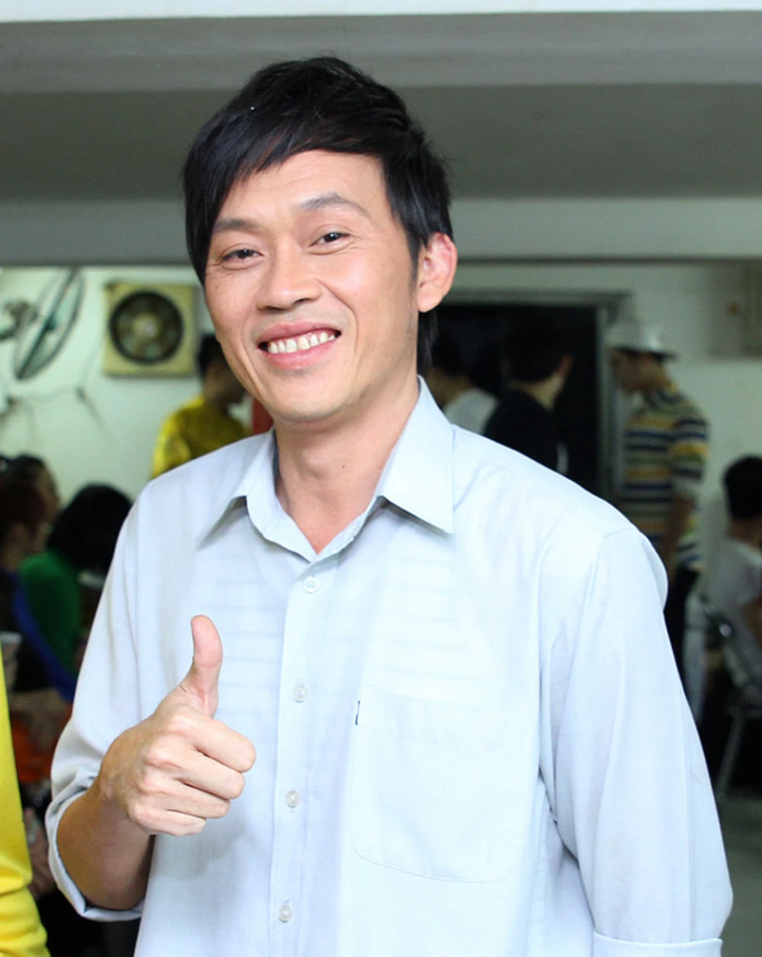 Năm 20221, Hoài Linh vướng ồn ào tiền từ thiện khiến sự nghiệp bị ảnh hưởng nghiêm trọng.