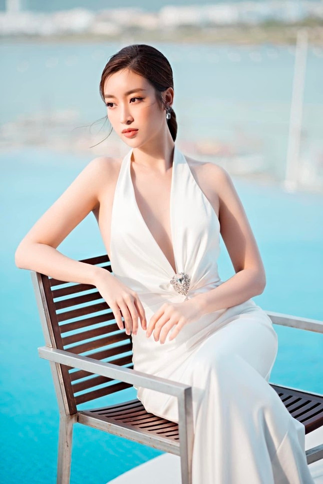 Đỗ Mỹ Linh chỉ chi khoảng 20 - 30 triệu đồng để thi Hoa hậu Việt Nam. (Ảnh tổng hợp)