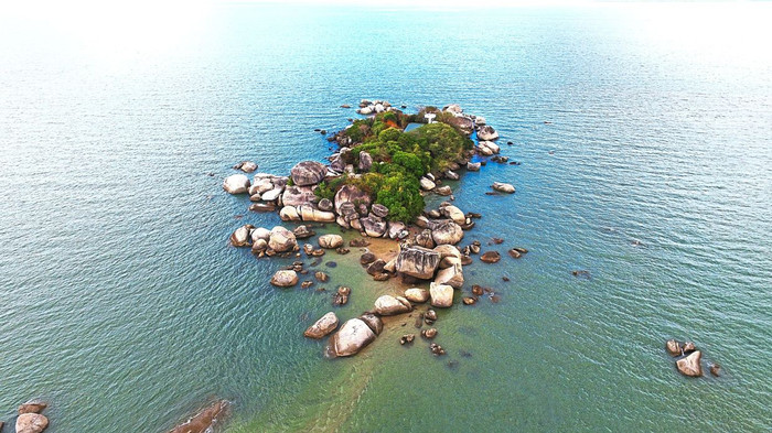 Đảo Tikus là địa điểm du lịch nổi tiếng tại Indonesia.