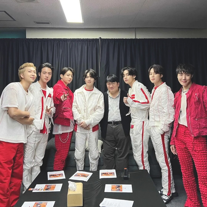 Cuộc đối thoại giữa J-Hope và Bang Si Hyuk phản ánh rõ quyền lực của BTS tại HYBE Ảnh 4