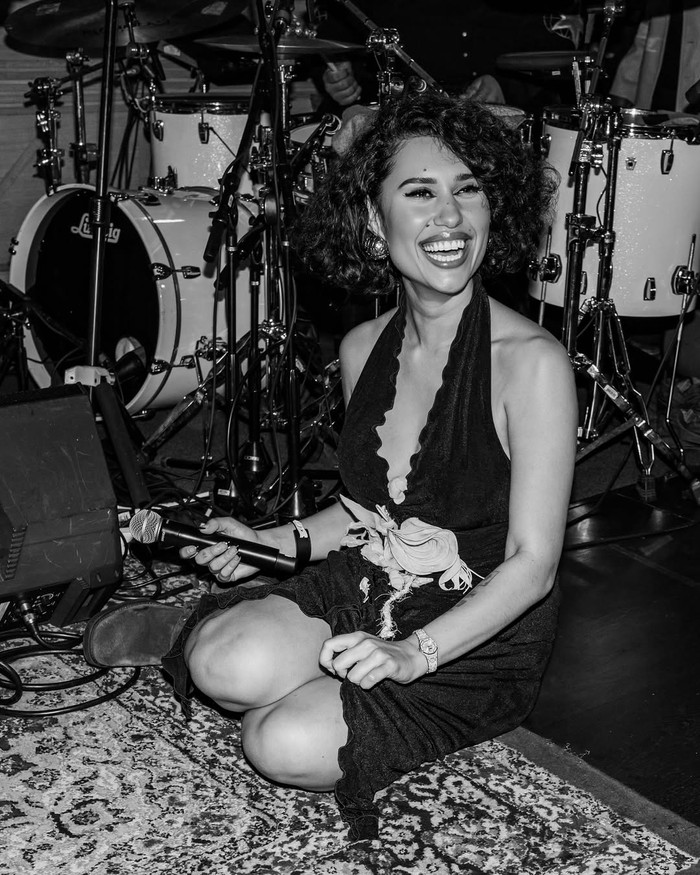 RAYE chạm đến đỉnh cao nghệ thuật ở tuổi 28 Ảnh 4