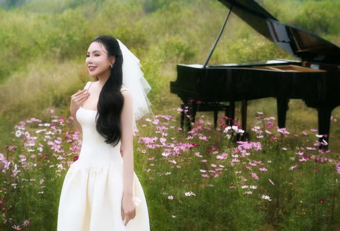 Hồ Quỳnh Hương tổ chức lễ cưới riêng tư với bạn trai sau 5 năm hẹn hò kín tiếng. (Ảnh: FBNV)