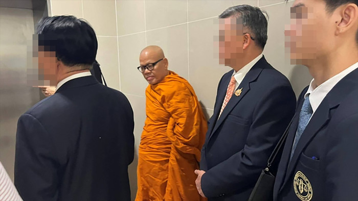 Sư trụ trì ăn chặn hơn 200 tỷ đồng tiền công đức để đánh bạc