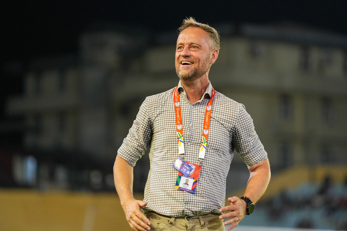 Hai lần đối đầu với Buriram đều bất bại, HLV Polking thực sự tạo ra phép màu cho CLB CAHN. Ảnh: CLB CAHN