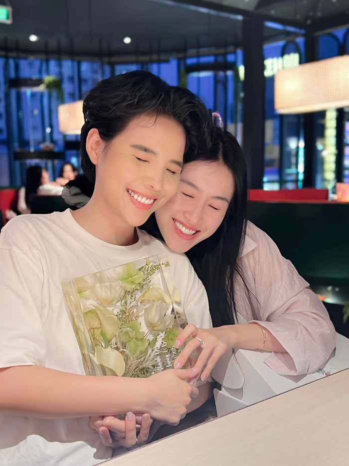Bạn đời - vũ công Thu Trang hiện là người quản lý hình ảnh cho Vũ Cát Tường. (Ảnh: FBNV)