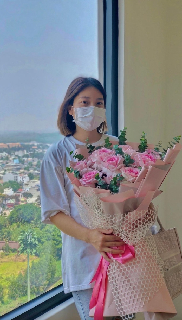 Được biết căn nhà Hoà Minzy mua cho trợ lý có thể lên tới tiền tỷ. Ảnh: FBNV
