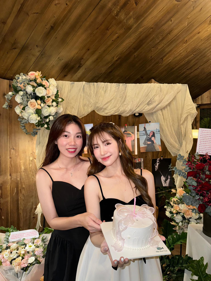 Trợ lý Tuyền Rose đã gắn bó với Hoà Minzy trong 5 năm qua. Ảnh: FBNV