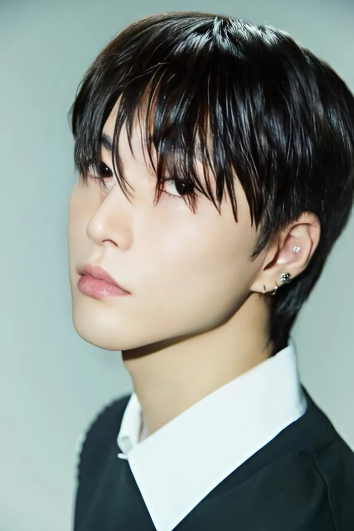 Nam tân binh chưa ra mắt đã bị khán giả tẩy chay, gửi hàng loạt hoa tang yêu cầu rời nhóm Ảnh 1