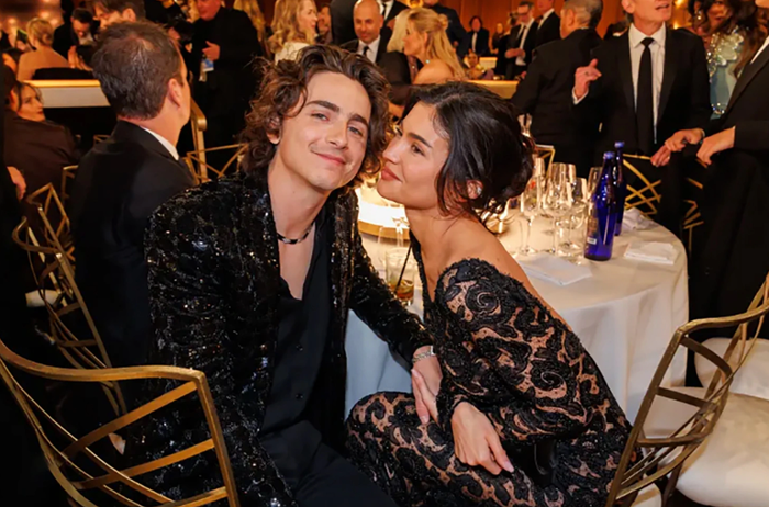 Kylie Jenner và Timothée Chalamat mặn nồng sau khi vượt qua giai đoạn căng thẳng. (Ảnh tổng hợp)