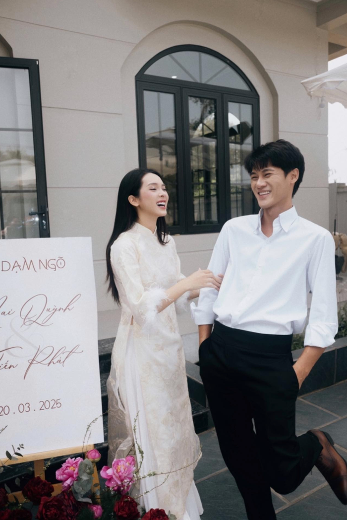 Showbiz 24h: Quỳnh Lương và Tiến Phát khá thoải mái khi chia sẻ chuyện tình cảm ở trên mạng xã hội. Ảnh: FBNV