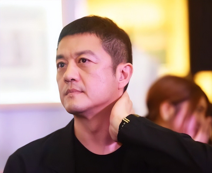 Lý Á Bằng lao đao vì các khoản nợ. (Ảnh: Baidu)