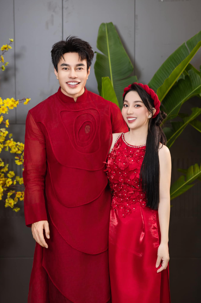 Showbiz 24h: Lê Dương Bảo Lâm và vợ đang lên kế hoạch sinh thêm con thứ 4 sau 8 năm kết hôn. Ảnh: FBNV
