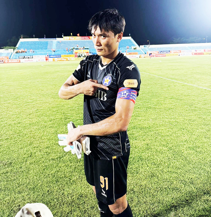 Thủ môn Bùi Tiến Dũng đang chơi ấn tượng ở CLB Đà Nẵng. Ảnh: FBNV