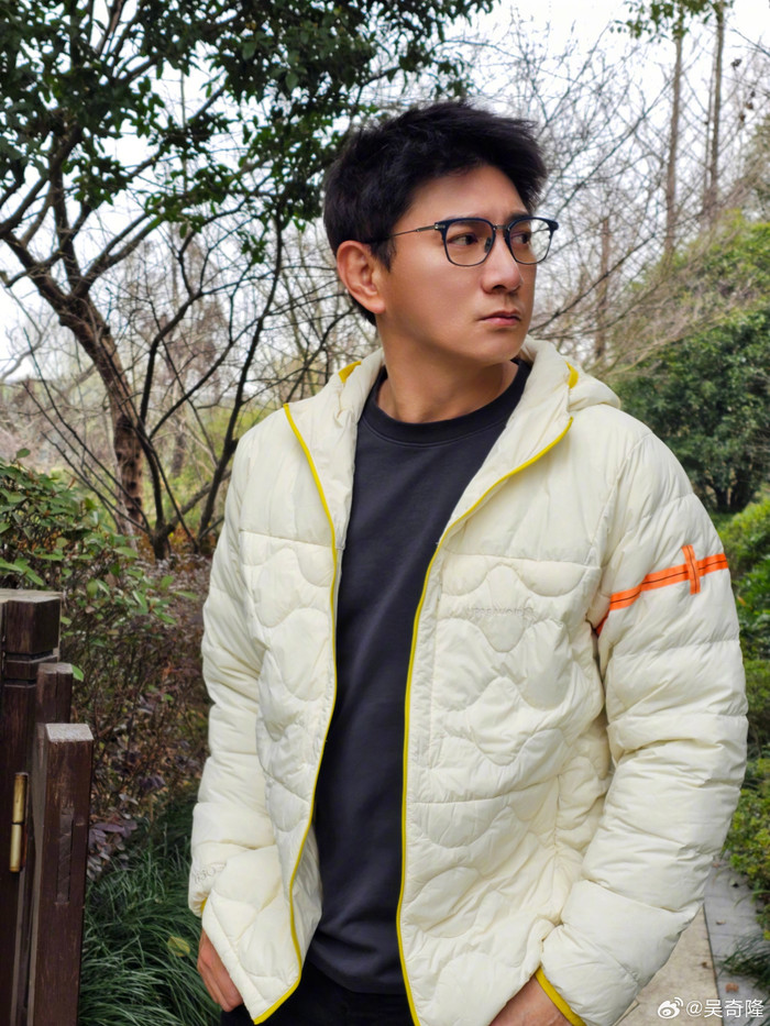 Lưu Thi Thi âm thầm ly hôn Ngô Kỳ Long, phân chia 2800 tỷ tài sản Ảnh 3