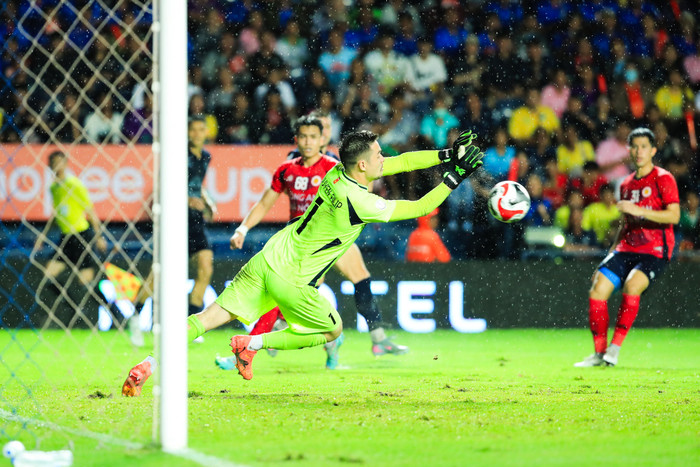 Nguyễn Filip hóa siêu nhân trên đất Thái Ảnh 4