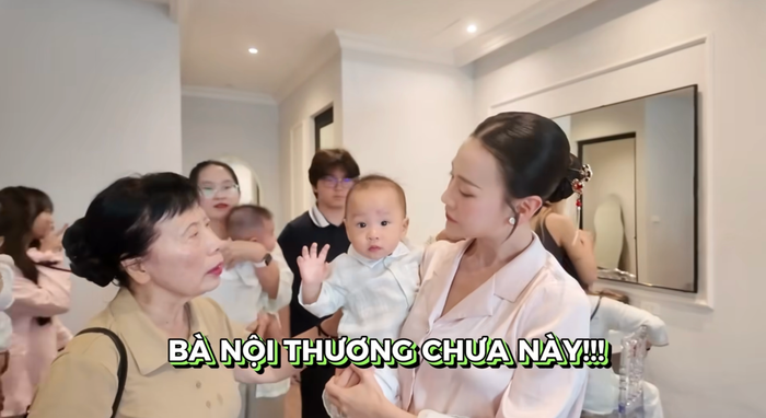 Showbiz 24h: Phương Oanh có cách ứng xử khéo léo khi được mẹ chồng nhắc đưa con đi khám. Ảnh: FBNV