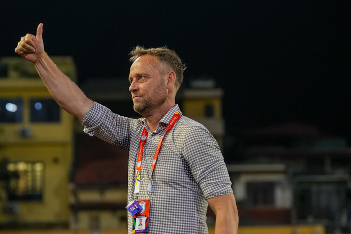 HLV Polking xứng đáng được tôn trọng. Ảnh: CLB CAHN