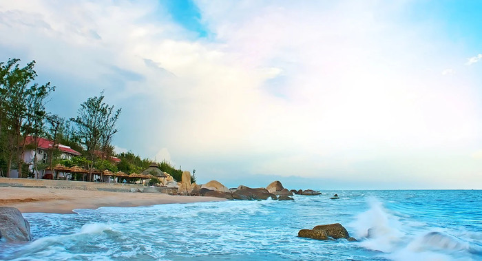 Biển - điểm đến lý tưởng của nhiều người vào mỗi dịp hè. (Ảnh: Mia.vn)