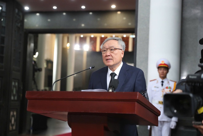 Đồng chí Nguyễn Hoà Bình, Ủy viên Bộ Chính trị, Phó Thủ tướng Thường trực Chính phủ, Trưởng ban Tổ chức Lễ quốc tang điều hành chương trình lễ tang - Ảnh: VGP/Nhật Bắc