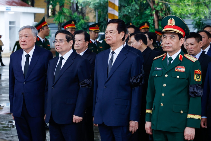 Đoàn Chính phủ nước Cộng hòa xã hội chủ nghĩa Việt Nam do đồng chí Phạm Minh Chính, Ủy viên Bộ Chính trị, Thủ tướng Chính phủ nước Cộng hòa xã hội chủ nghĩa Việt Nam, làm Trưởng đoàn viếng đồng chí Trần Đức Lương, nguyên Chủ tịch nước - Ảnh: VGP/Nhật Bắc