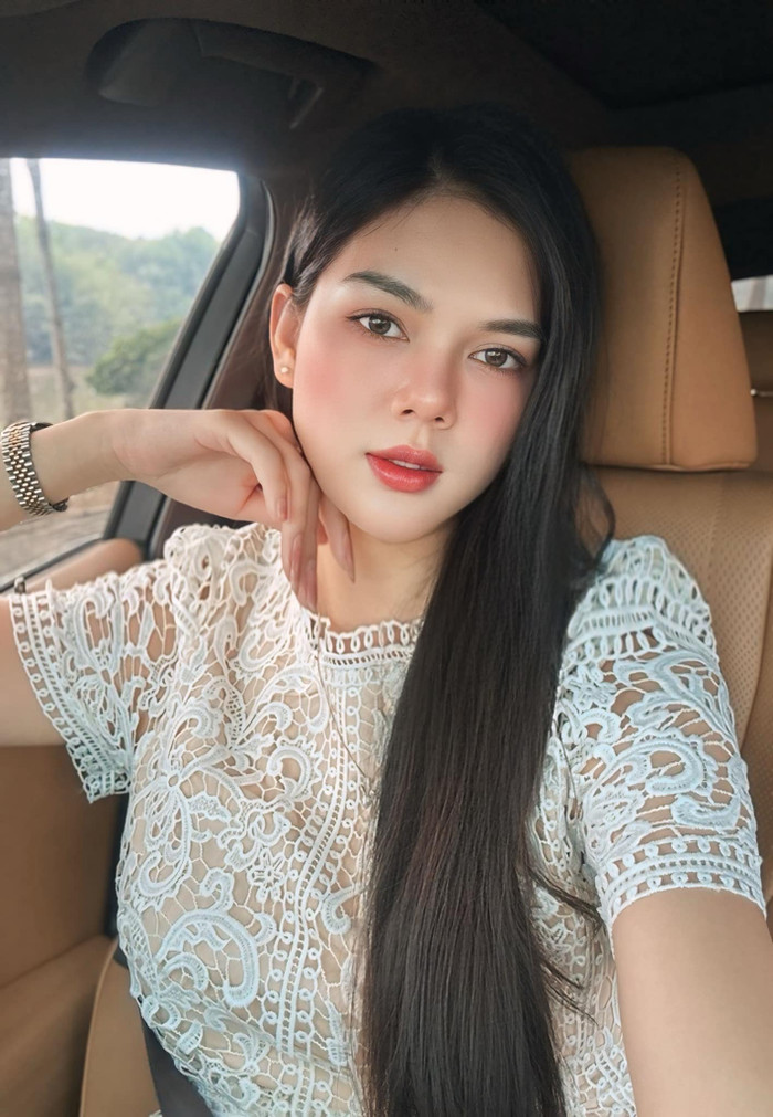 Ngọc Trinh từng 2 lần hẹn hò với cầu thủ, kết cục chia tay khi phát hiện đối phương không chung thủy. (Ảnh FBNV)