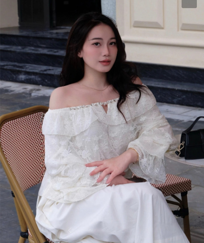 Nhan sắc vợ Hồ Văn Cường. Ảnh: FBNV