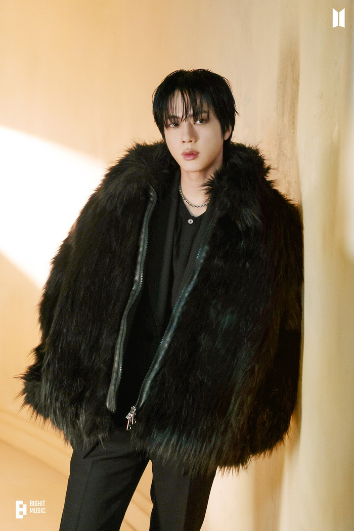Jin (BTS) lập thành tích cao nhất sự nghiệp solo trên Billboard Ảnh 2