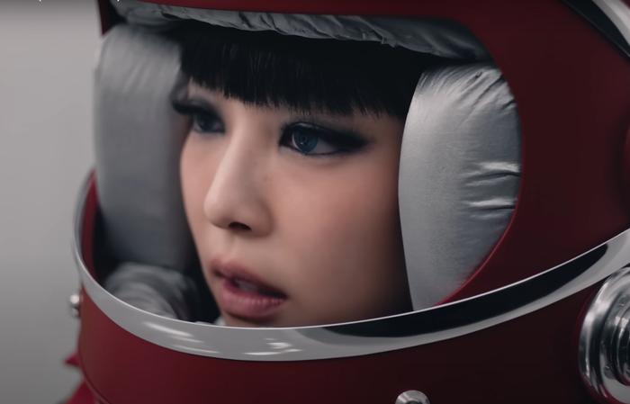 Ảnh: Chụp màn hình từ MV 