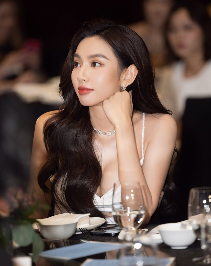 Hoa hậu Thùy Tiên 'ở ẩn', liên tục có động thái lạ trên mạng xã hội hồi đầu tháng 4. (Ảnh: FBNV)