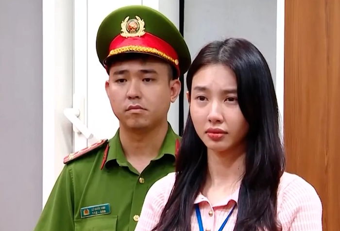 Hình ảnh Hoa hậu Thùy Tiên tại cơ quan chức năng. (Ảnh: VTV)