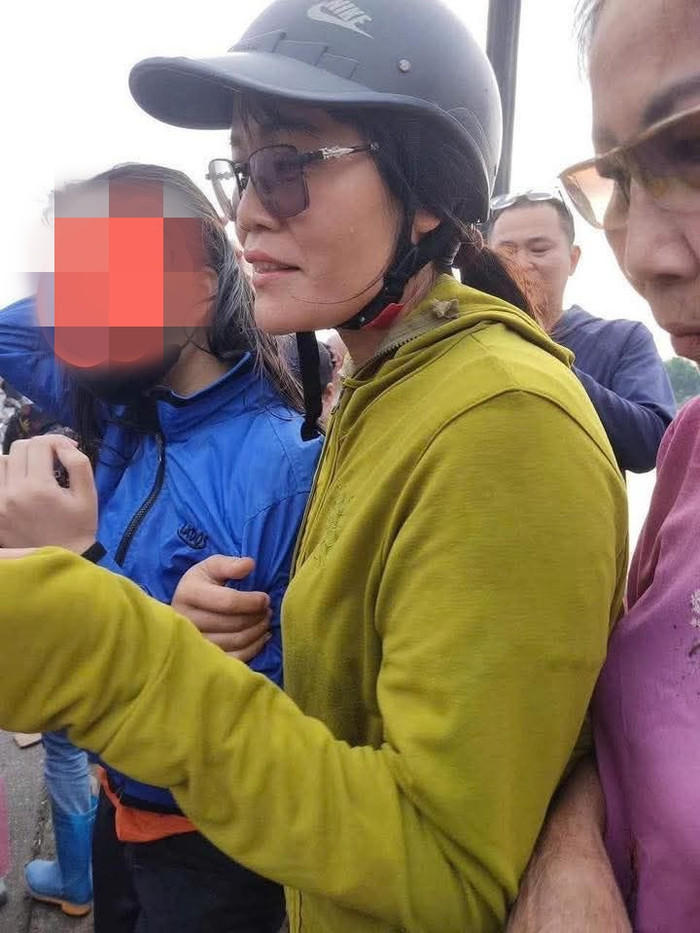 Nhờ vào sự dũng cảm của mình, cô Mai đã cứu sống nữ sinh lớp 12.