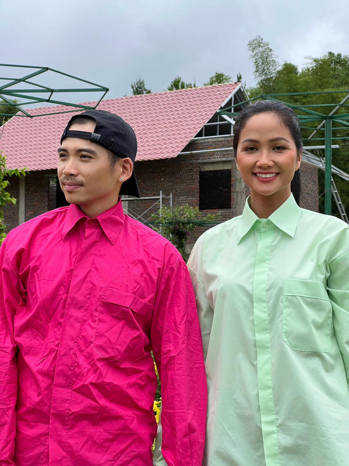 Nàng hậu công khai chuyện 'chặn' chồng trên mạng xã hội. Thậm chí, sau khi kết hôn, cô vẫn chưa 'mở chặn' chồng. (Ảnh FBNV)