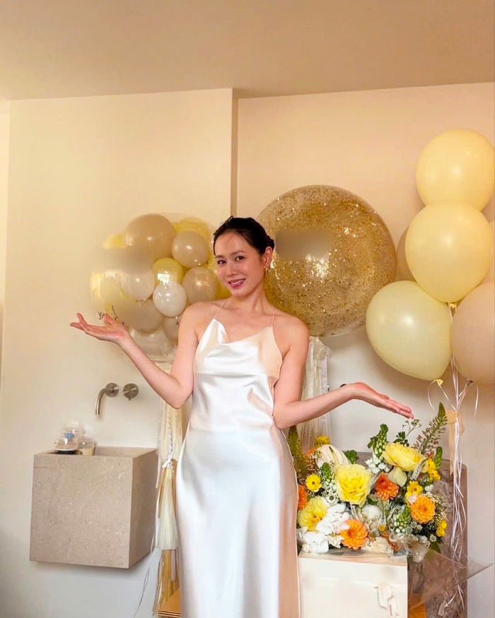 Son Ye Jin không ngần ngại đăng tải ảnh chụp bằng cam thường, khoe vẻ ngoài phồn thực. Ảnh: IGNV