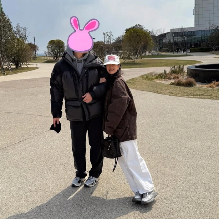 Son Ye Jin từng hiếm hoi được cho là đăng ảnh chụp chung với Hyun Bin. Ảnh: IGNV
